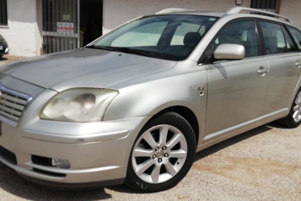 TOYOTA AVENSIS