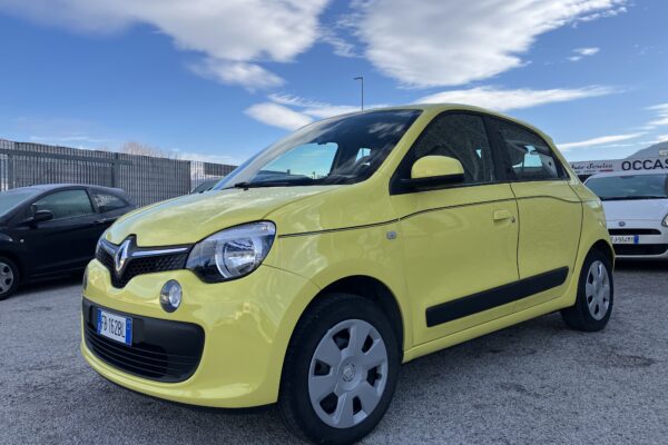 RENAULT TWINGO  – NEOPATENTATI