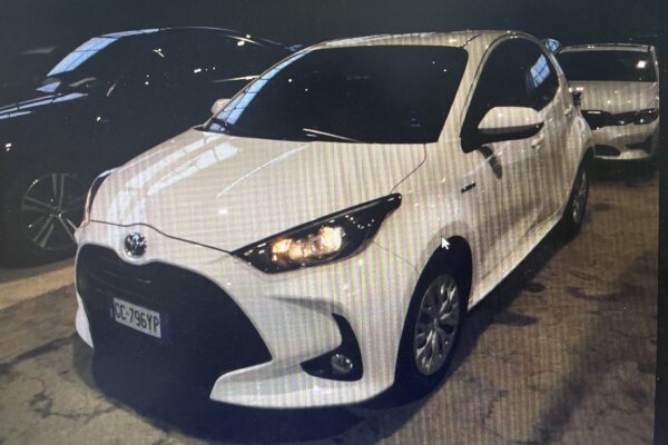 TOYOTA YARIS HYBRID 1.5H BUSINESS – NEOPATENTATI