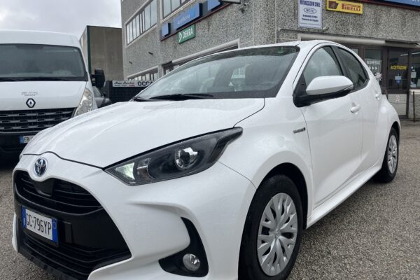 TOYOTA YARIS HYBRID 1.5H BUSINESS