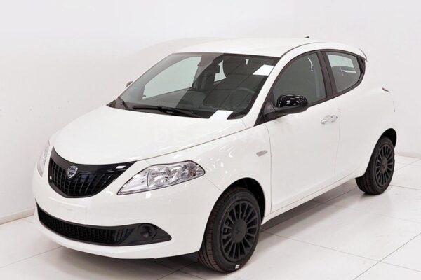 LANCIA YPSILON 1.0 HYBRID- NEOPATENTATI