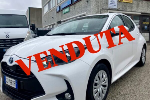 TOYOTA YARIS HYBRID 1.5H BUSINESS