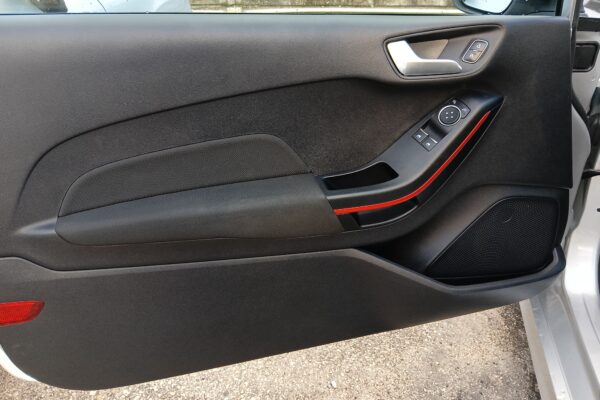 FORD FIESTA ST – LINE     NEOPATENTATI