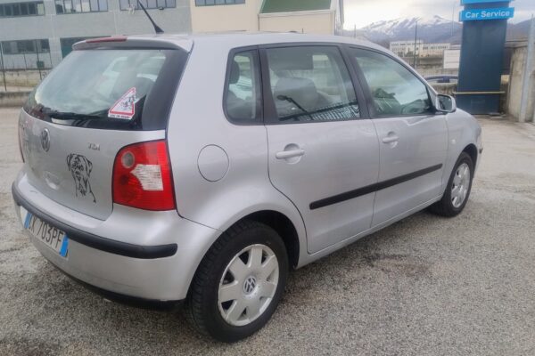 VOLKSWAGEN POLO