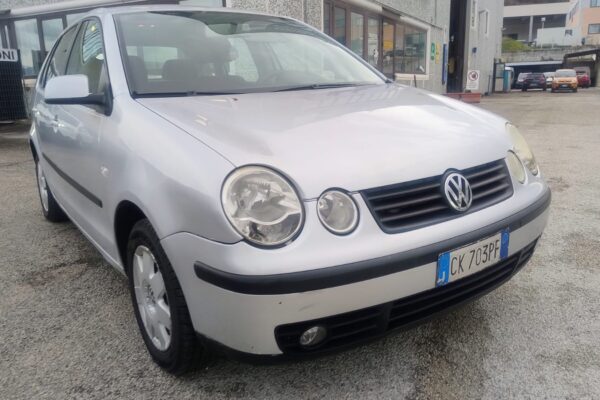 VOLKSWAGEN POLO