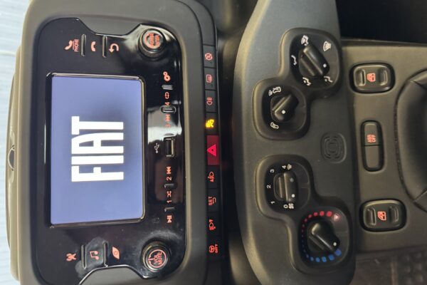 FIAT PANDA 1.0 HYBRID 5 POSTI – NEOPATENTATI