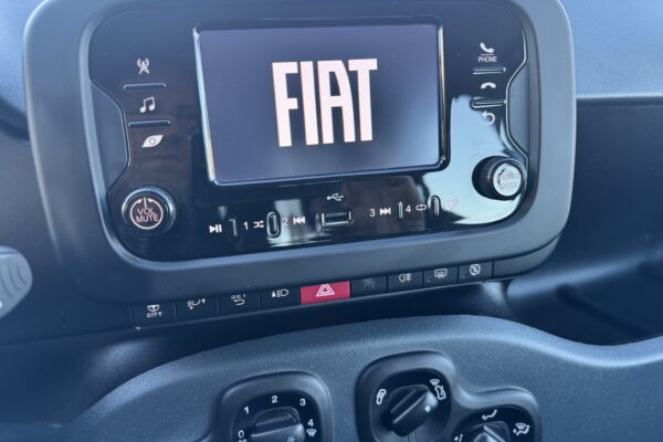 FIAT PANDA 1.0 HYBRID 5 POSTI – NEOPATENTATI
